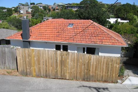 Photo of property in 2/96 Beach Road, Castor Bay, Auckland, 0620