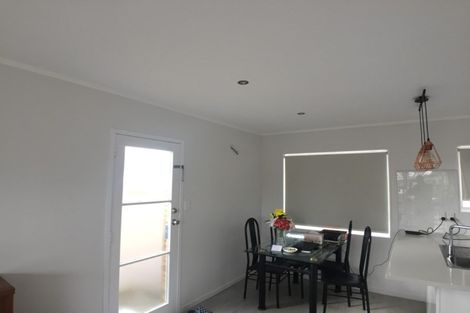Photo of property in 94 Lynwood Road, New Lynn, Auckland, 0600
