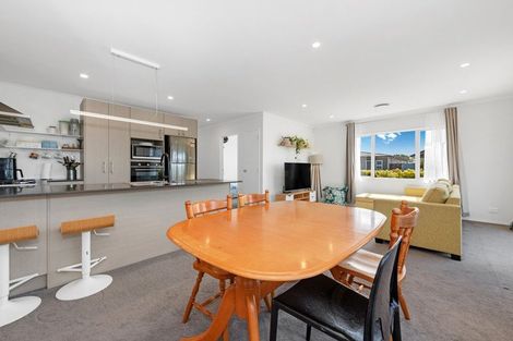 Photo of property in 9 Whareatua Avenue, Takanini, 2112