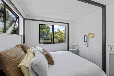 Photo of property in 27d Taipari Road, Te Atatu Peninsula, Auckland, 0610