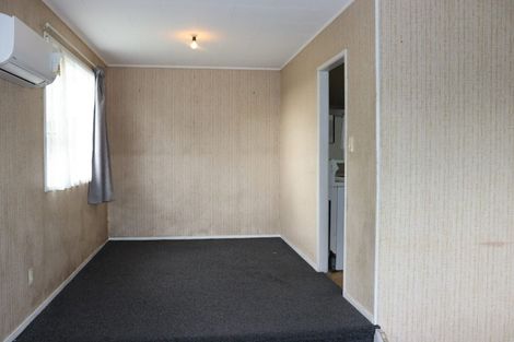 Photo of property in 15 Balwyn Place, Clendon Park, Auckland, 2103