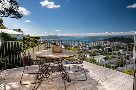 Photo of property in 30 Sugarloaf Road, Brooklyn, Wellington, 6021