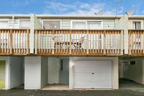 Photo of property in 23f4 Collins Avenue, Tawa, Wellington, 5028