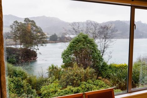 Photo of property in 8 Cove Street, Roseneath, Port Chalmers, 9023