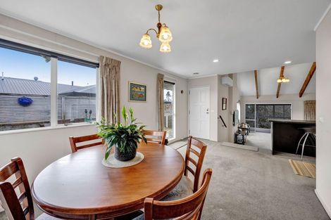 Photo of property in 54 Karina Road, Merrilands, New Plymouth, 4312