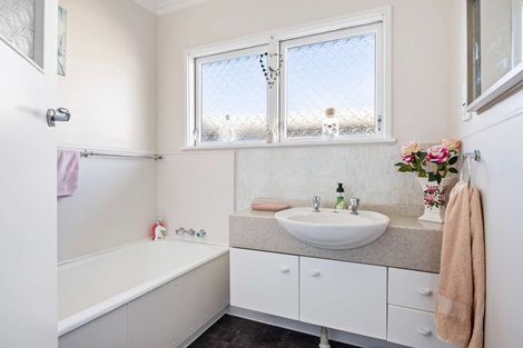 Photo of property in 5 Glanville Road, Stratford, 4332