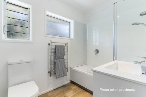 Photo of property in 2/8 Havana Place, Glenfield, Auckland, 0629