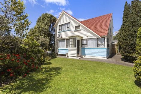 Photo of property in 31 Queens Drive, Kilbirnie, Wellington, 6022