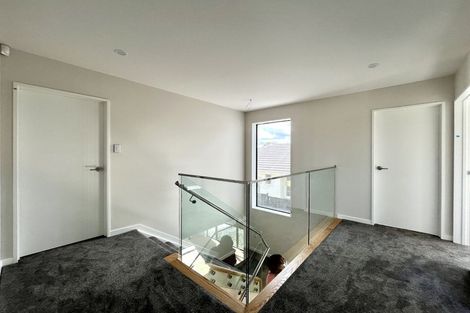 Photo of property in 2/19 Edwards Avenue, Henderson, Auckland, 0610