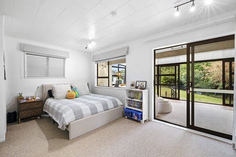 Photo of property in 14 Winstone Place, Highlands Park, New Plymouth, 4312