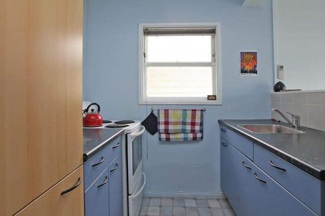 Photo of property in 2/330 Queens Drive, Lyall Bay, Wellington, 6022