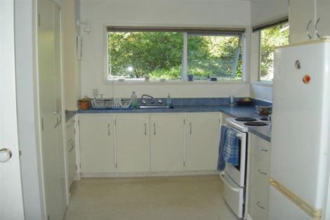 Photo of property in 2/20 Russell Street, Stanley Point, Auckland, 0624