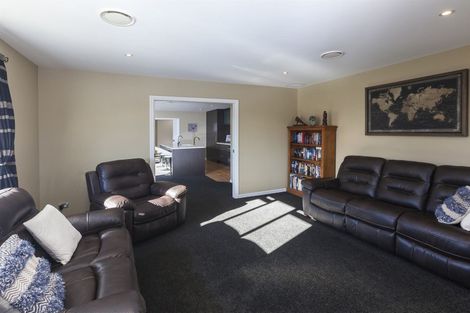 Photo of property in 17 Pimlico Place, Rangiora, 7400