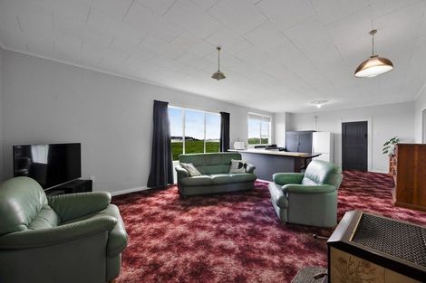 Photo of property in 2288 Eltham Road, Awatuna, Hawera, 4679