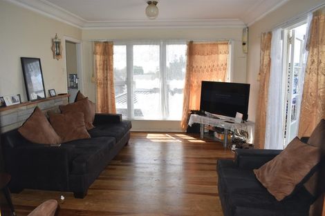 Photo of property in 84 Roberts Road, Te Atatu South, Auckland, 0610