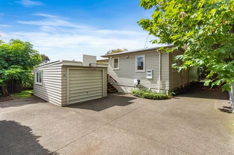 Photo of property in 4b Lancaster Road, Beach Haven, Auckland, 0626