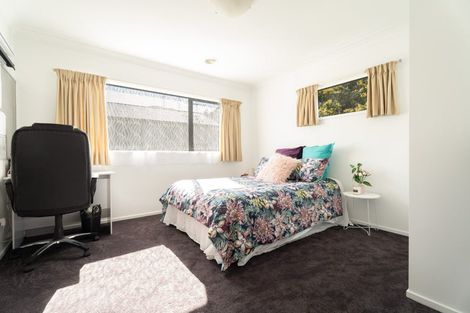 Photo of property in 4 Gifford Grove, Churton Park, Wellington, 6037
