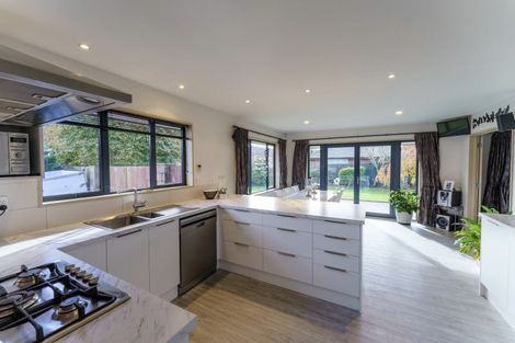 Photo of property in 5 Hideaway Gate, Parklands, Christchurch, 8083