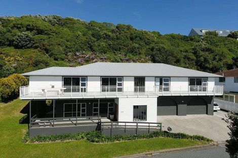 Photo of property in 99 Akaroa Drive, Maupuia, Wellington, 6022
