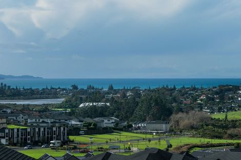 Photo of property in 129 Wainui Road, Silverdale, 0932