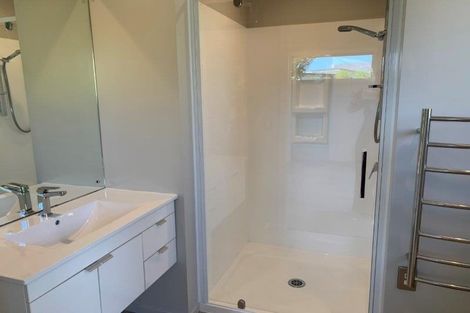 Photo of property in 2 Kahu Close, Wanaka, 9305