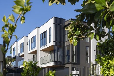 Photo of property in 33c Saint Peters Street, Northcote, Auckland, 0627