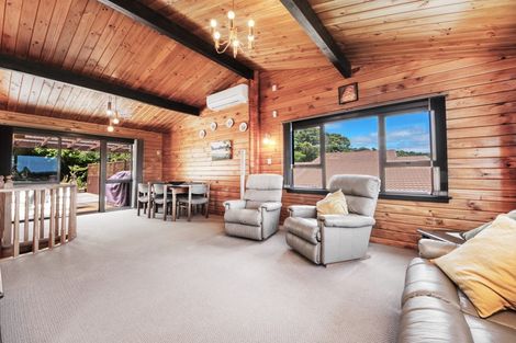 Photo of property in 98 Daffodil Street, Titirangi, Auckland, 0604