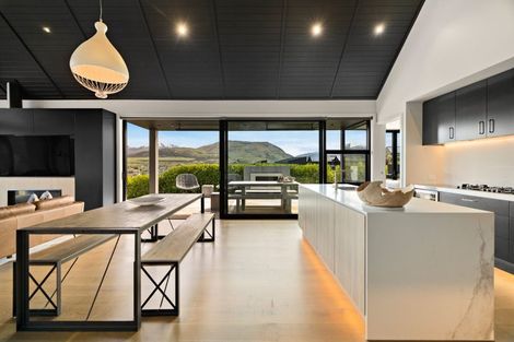 Photo of property in 17 Falconer Rise, Jacks Point, Queenstown, 9371