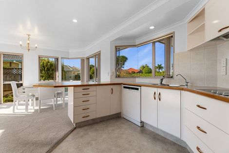 Photo of property in 24 Santa Monica Drive, Papamoa Beach, Papamoa, 3118