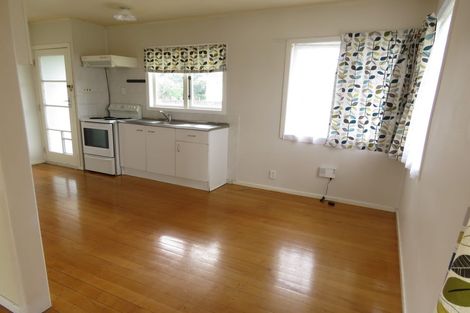 Photo of property in 1/4 Shamrock Lane, Te Atatu Peninsula, Auckland, 0610