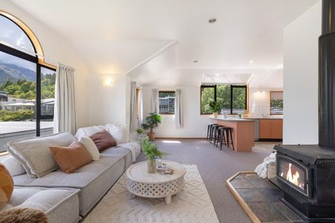 Photo of property in 12b Windsor Place, Queenstown, 9300