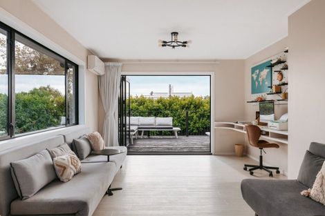 Photo of property in 103b Simpson Road, Papamoa Beach, Papamoa, 3118
