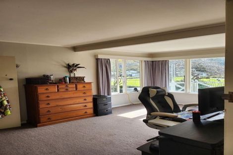 Photo of property in 25 Golf Road, Heretaunga, Upper Hutt, 5018