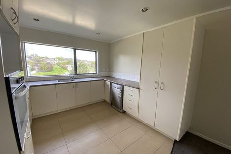 Photo of property in 25 Ginders Drive, Massey, Auckland, 0614