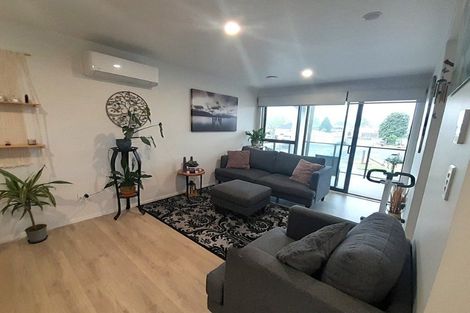 Photo of property in 2/10 Saint Stephens Avenue, Tuakau, 2121