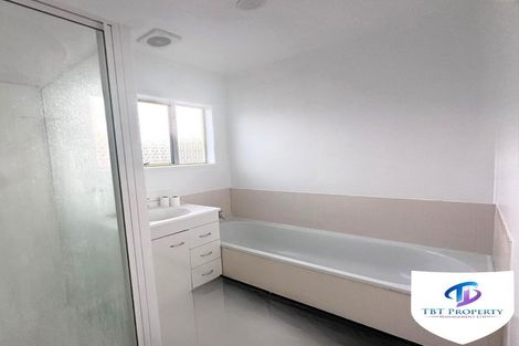 Photo of property in 17 Bluewater Place, Wattle Downs, Auckland, 2103