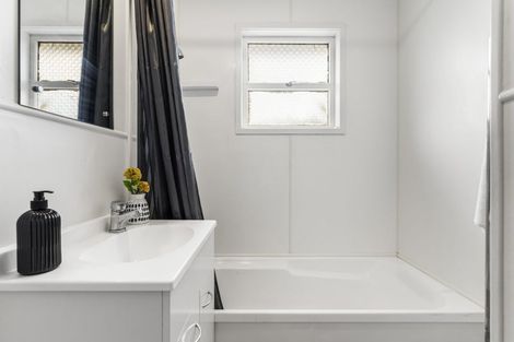 Photo of property in 55 Larnoch Road, Henderson, Auckland, 0610