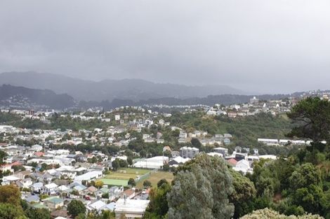 Photo of property in 24 Nevay Road, Karaka Bays, Wellington, 6022