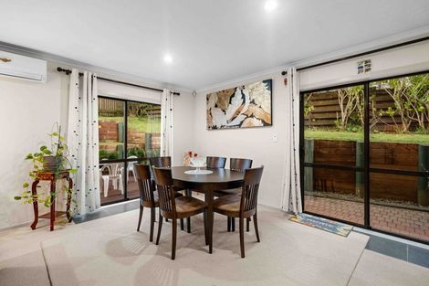 Photo of property in 22a Marvon Downs Avenue, Pakuranga Heights, Auckland, 2010
