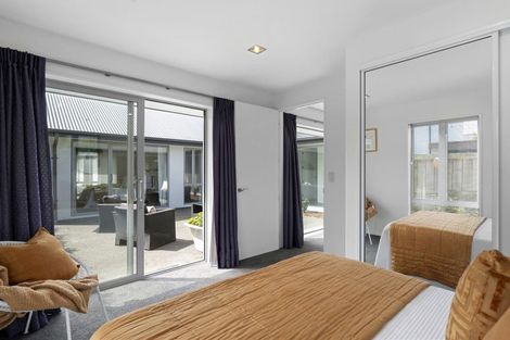 Photo of property in 5 Millpond Place, Parklands, Christchurch, 8083