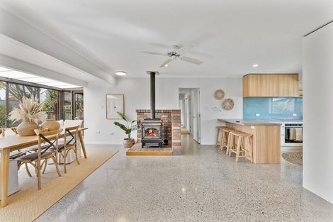 Photo of property in 7 Kaitake Place, Oakura, 4314