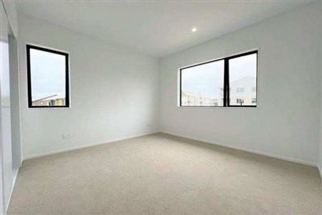 Photo of property in 35 Eileen Newey Place, Henderson, Auckland, 0612