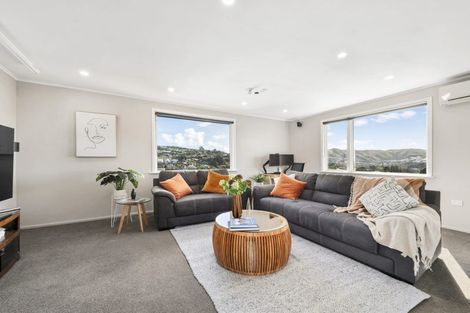 Photo of property in 23 Beazley Avenue, Paparangi, Wellington, 6037