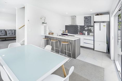 Photo of property in 12u1 Scotland Place, Hillcrest, Hamilton, 3216