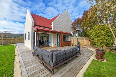 Photo of property in 109 Pacific Drive, Fitzherbert, Palmerston North, 4410
