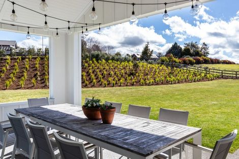 Photo of property in 5 Lens Way, Acacia Bay, Taupo, 3385