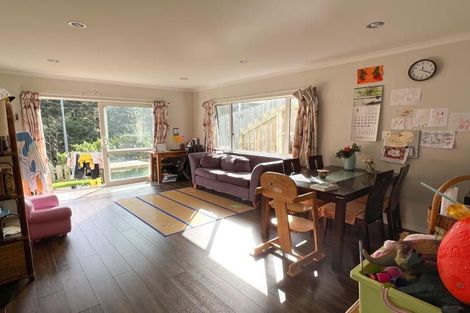 Photo of property in 126 Tamahere Drive, Glenfield, Auckland, 0629