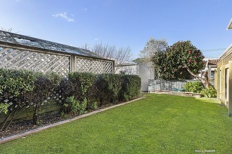 Photo of property in 354 The Parade, Island Bay, Wellington, 6023