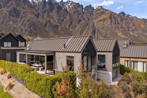 Photo of property in 17 Falconer Rise, Jacks Point, Queenstown, 9371