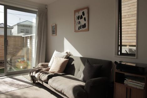 Photo of property in 24u7 Princess Terrace, Newtown, Wellington, 6021